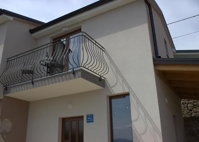 Apartman Sara S Pogledom Na More