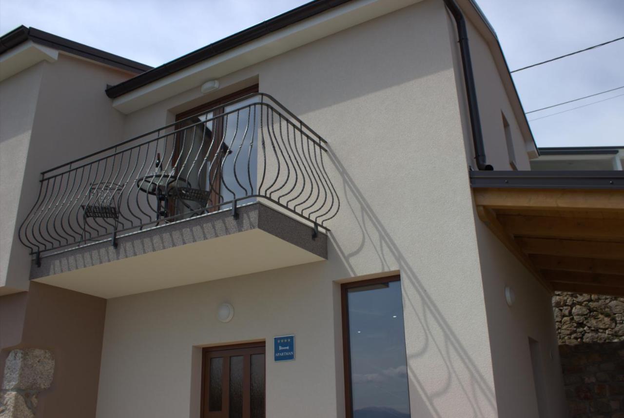 Apartament Sara S Pogledom Na *